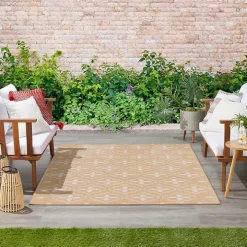 Beige & Ivory Quatrefoil Indoor/Outdoor Rug, 4x6