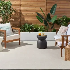 Beige & Ivory Quatrefoil Indoor/Outdoor Rug, 5x7