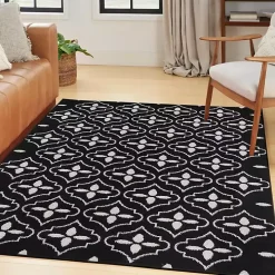 Black & Ivory Quatrefoil Indoor/Outdoor Rug, 4x6