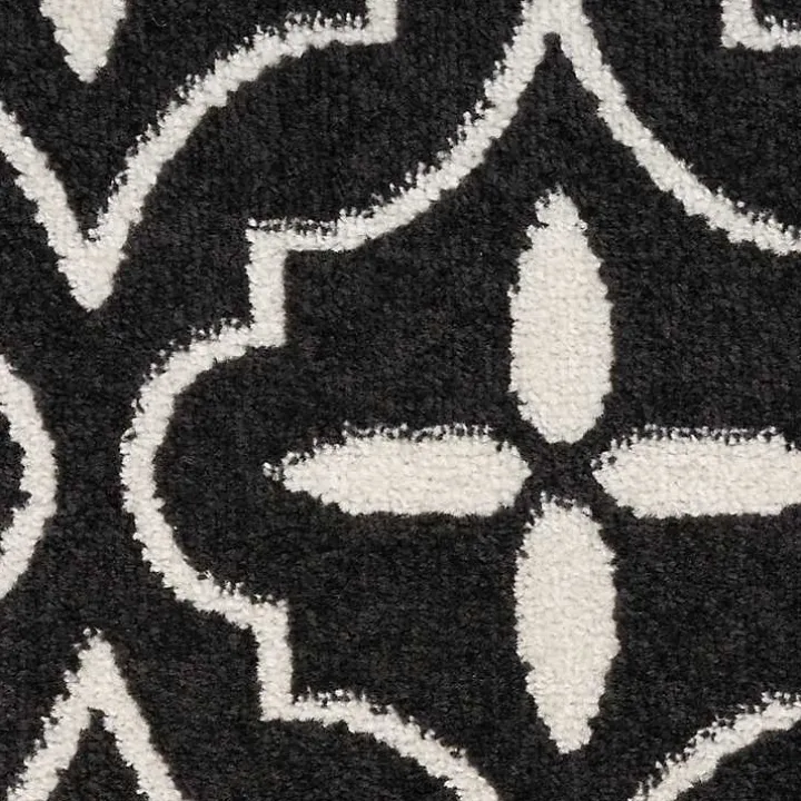 Black & Ivory Quatrefoil Indoor/Outdoor Rug, 8x10