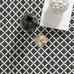Black & White Trellis Indoor/Outdoor Rug, 5x8