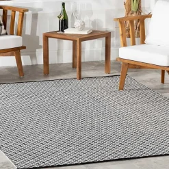Black & White Trellis Indoor/Outdoor Rug, 5x8