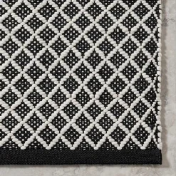 Black & White Trellis Indoor/Outdoor Rug, 6x9