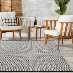 Black & White Trellis Indoor/Outdoor Rug, 6x9
