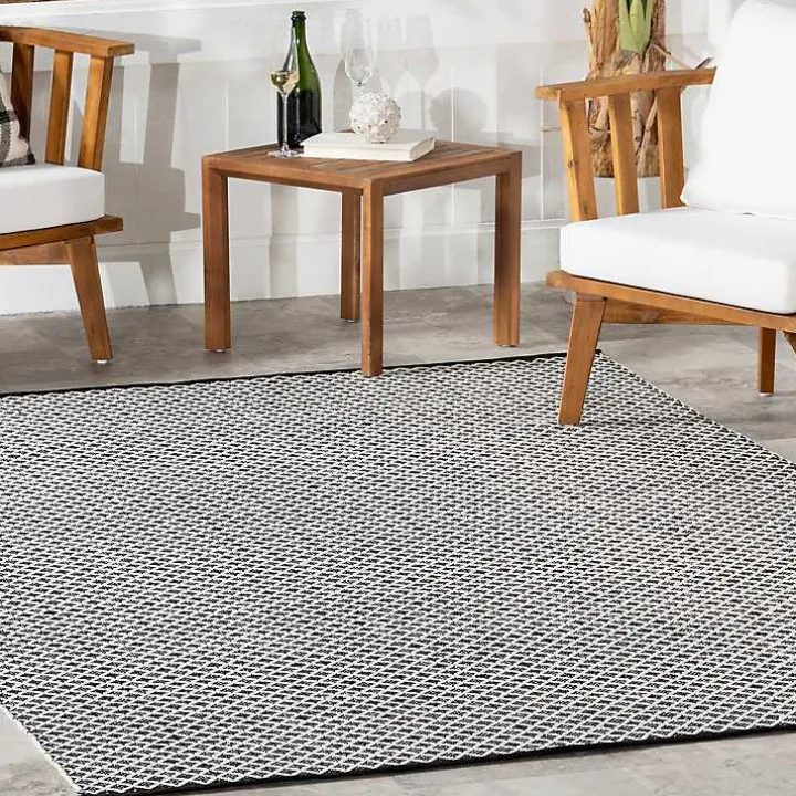 Black & White Trellis Indoor/Outdoor Rug, 6x9