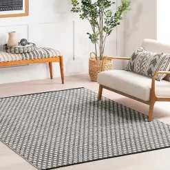 Black and Ivory Dainty Diamond Area Rug, 5x8