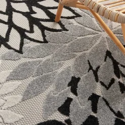 Black and White Floral Outdoor Area Rug, 5x7