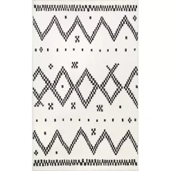 Black and White Tracy Fringed Area Rug, 5x8