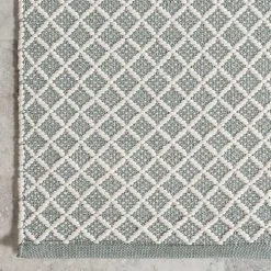 Blue & White Trellis Indoor/Outdoor Rug, 5x8