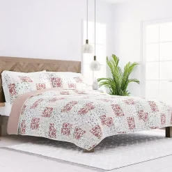 Blush Patchwork Reversible 3-pc. Queen Quilt Set