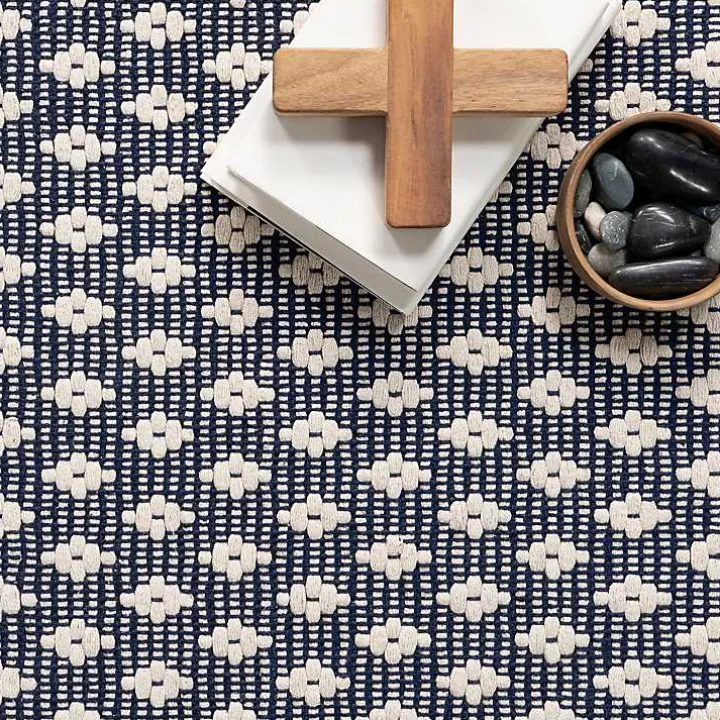 Dark Gray and Ivory Dainty Diamond Area Rug, 5x8