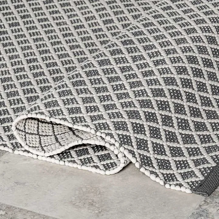 Gray & White Trellis Indoor/Outdoor Rug, 5x8