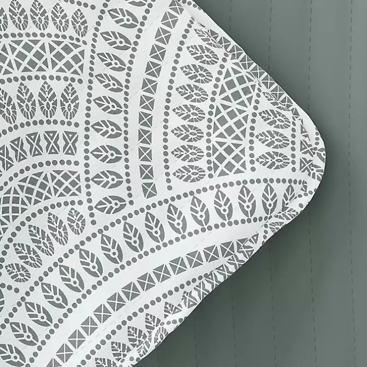 Green Scalloped Reversible 3-pc. Queen Quilt Set