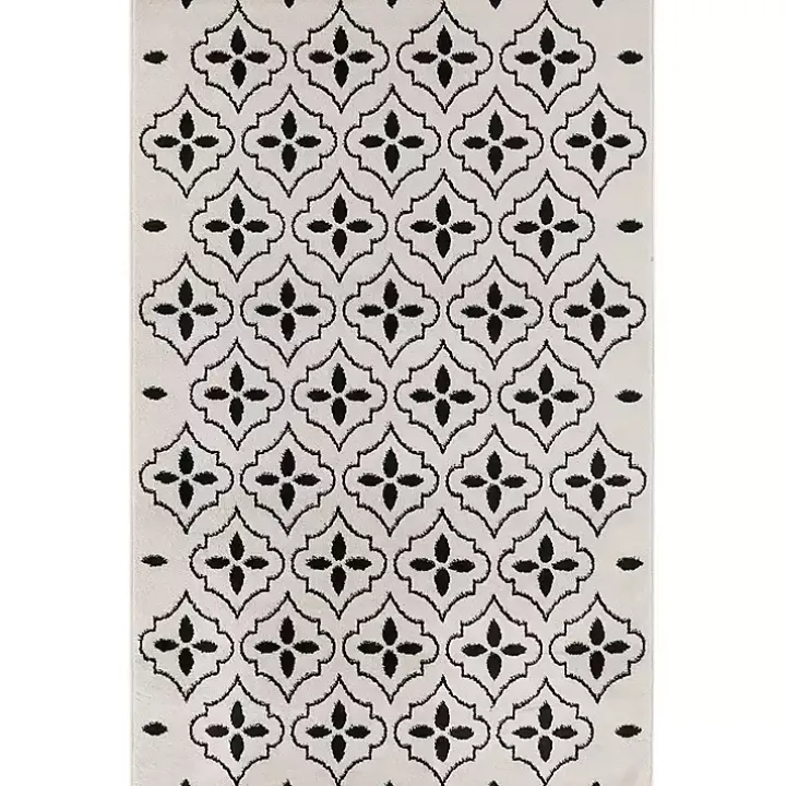 Ivory & Black Quatrefoil Indoor/Outdoor Rug, 4x6