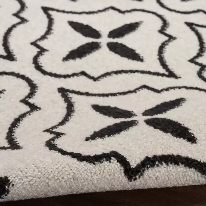 Ivory & Black Quatrefoil Indoor/Outdoor Rug, 4x6