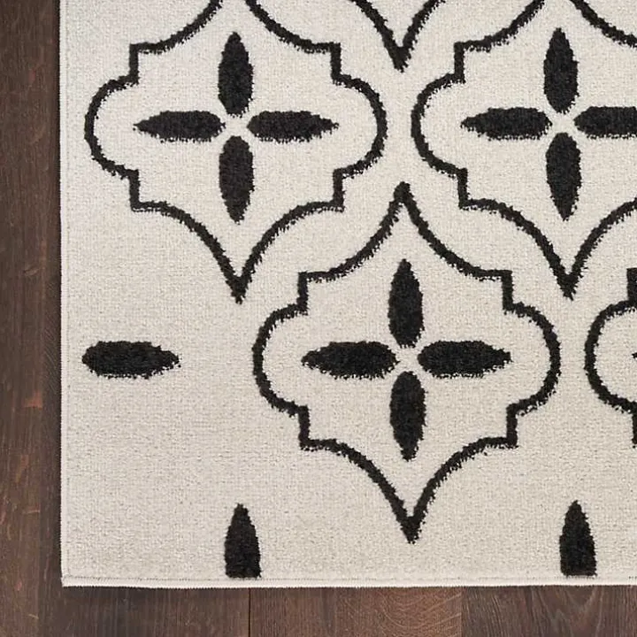Ivory & Black Quatrefoil Indoor/Outdoor Rug, 4x6