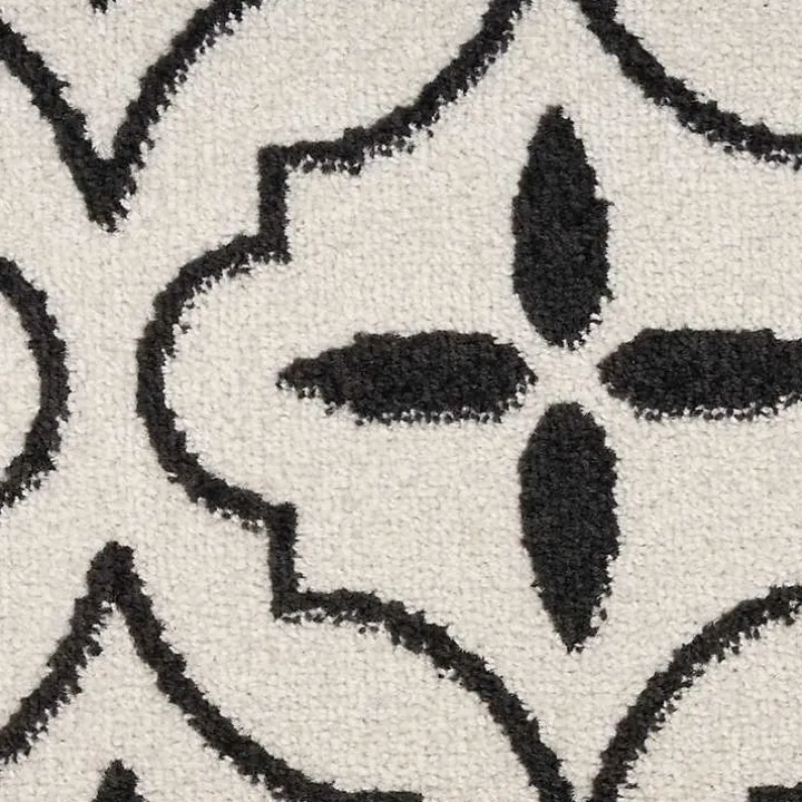 Ivory & Black Quatrefoil Indoor/Outdoor Rug, 4x6