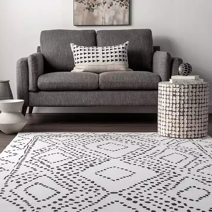 Ivory and Black Diamond Washable Area Rug, 4x6