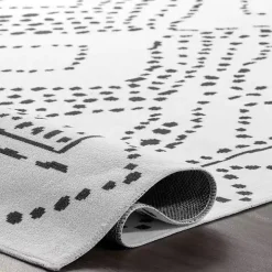 Ivory and Black Diamond Washable Area Rug, 4x6