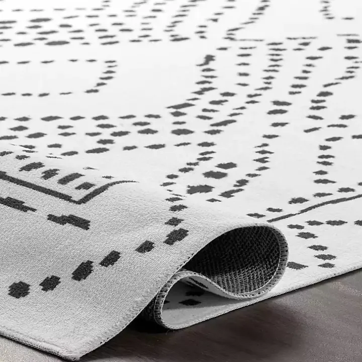 Ivory and Black Diamond Washable Area Rug, 4x6