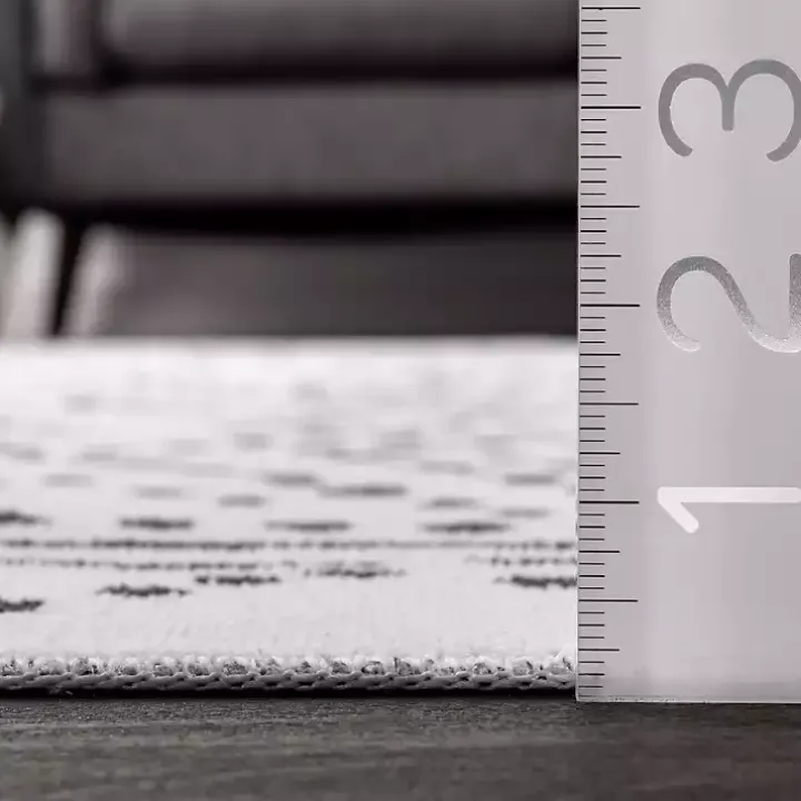 Ivory and Black Diamond Washable Area Rug, 4x6