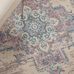 Ivory and Pink Central Medallion Area Rug, 5x7