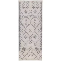 Ivory Geometric Runner