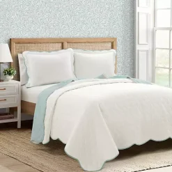 White and Teal Scallop 3-pc. King Quilt Set