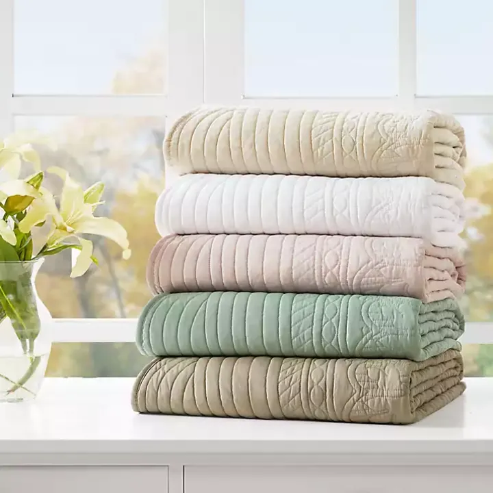 White Oversized Quilted Scalloped Edge Throw